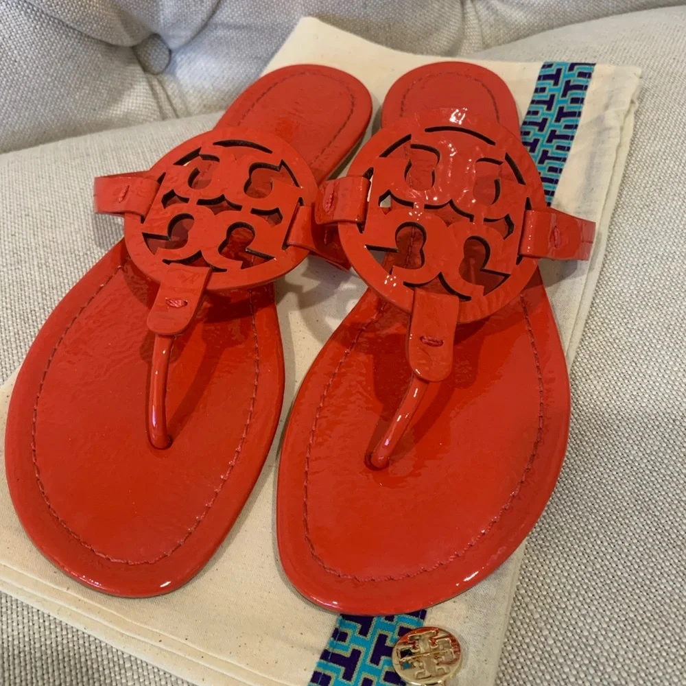 Tory Burch MILLER PATENT SANDAL - Picture 3 of 10